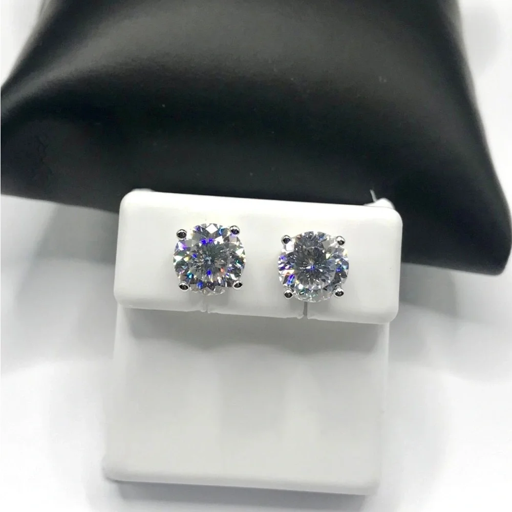 925 Sterling Silver Classic Round 4.00CT MOISSANITE  Stud Earrings Screw Back